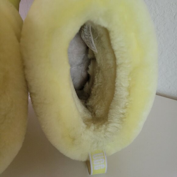 UGG Fluff Mini Quilted Yellow Boots Womans size 7 Barbie Core/Paris Hilton - Picture 7 of 7